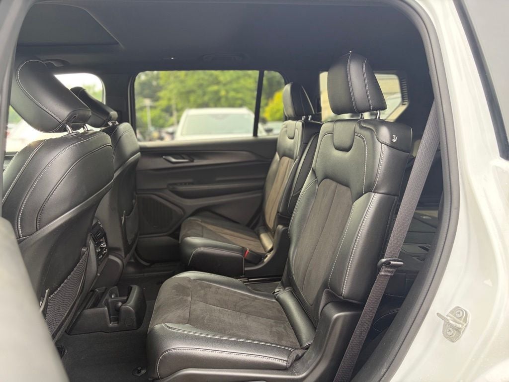 2023 Jeep Grand Cherokee L Altitude 4x4