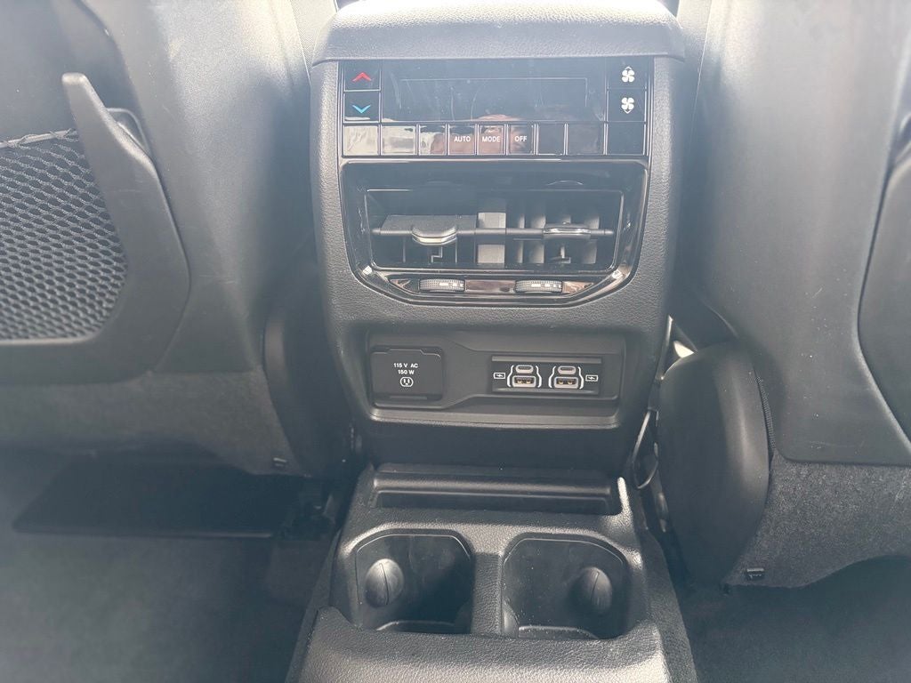 2023 Jeep Grand Cherokee L Altitude 4x4