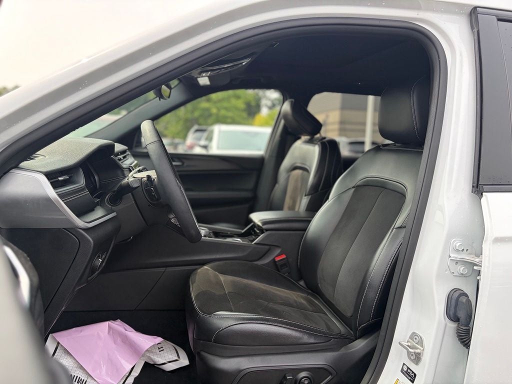 2023 Jeep Grand Cherokee L Altitude 4x4