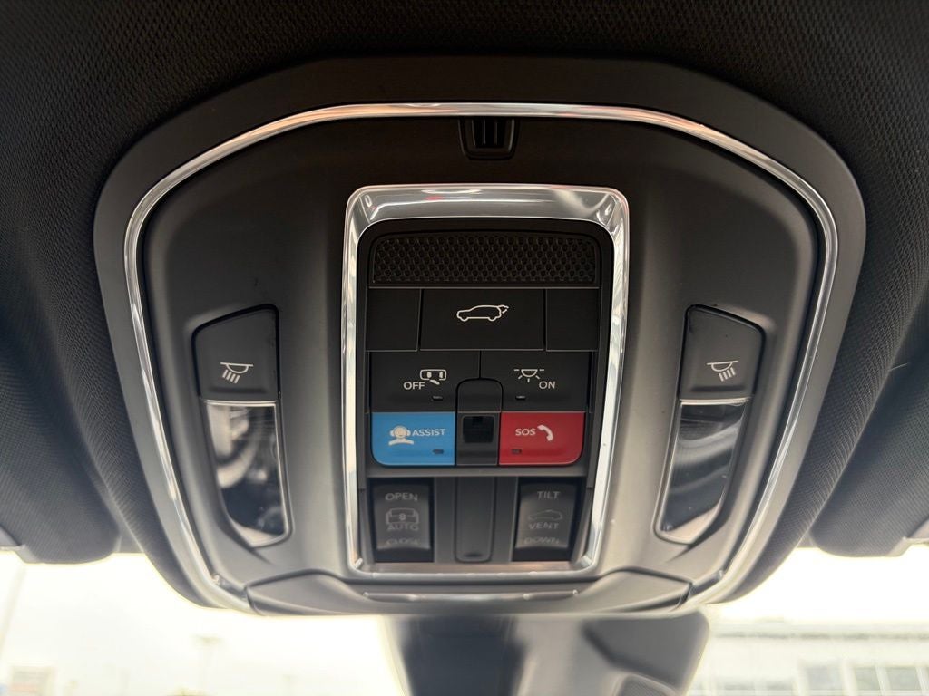 2023 Jeep Grand Cherokee L Altitude 4x4