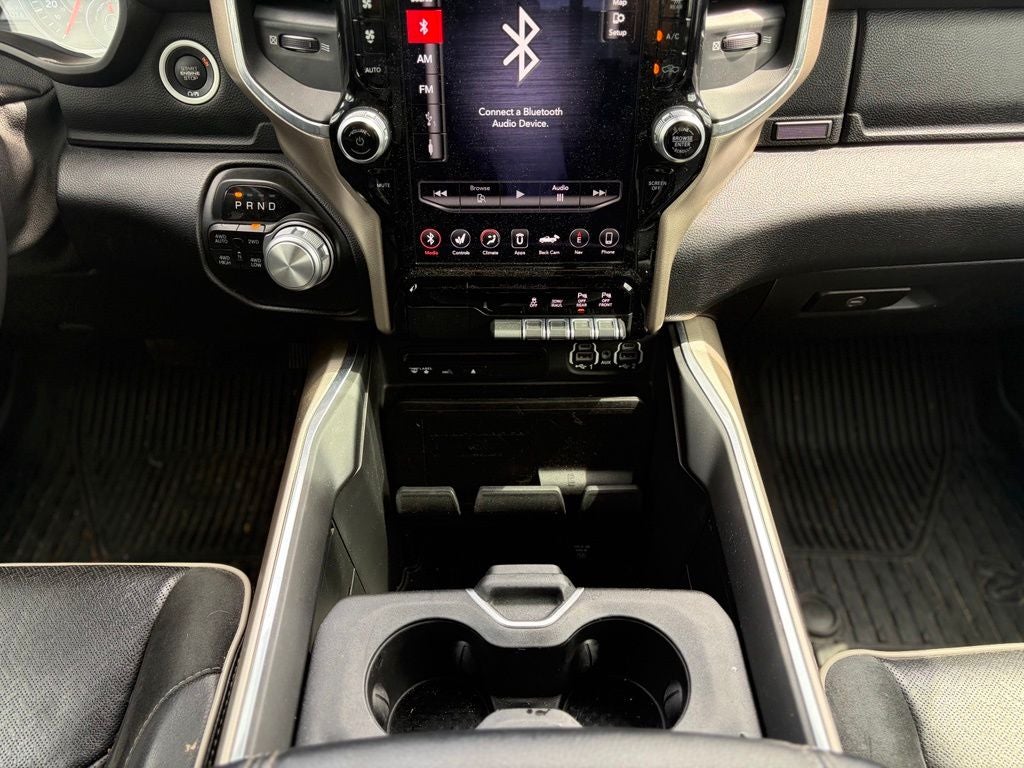 2019 RAM 1500 Laramie Crew Cab 4x4 5'7' Box