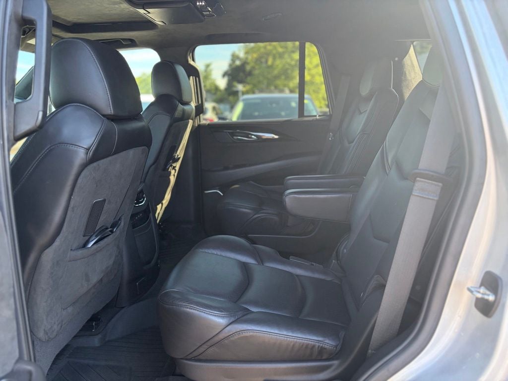 2020 Cadillac Escalade Platinum Edition