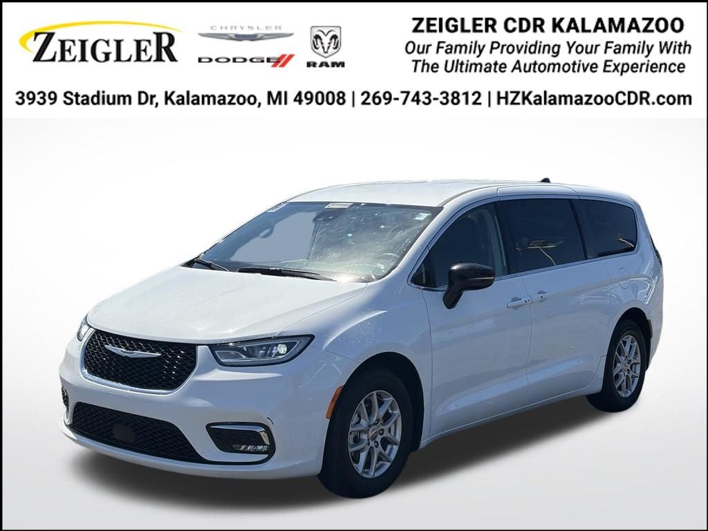 2024 Chrysler Pacifica Touring L * Certified Pre-Owned *