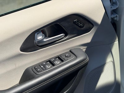 2024 Chrysler Pacifica Touring L * Certified Pre-Owned *