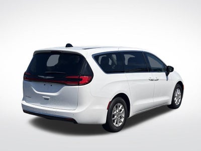 2024 Chrysler Pacifica Touring L * Certified Pre-Owned *