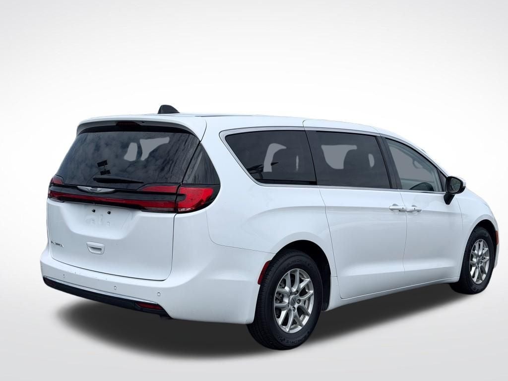 2025 Chrysler Pacifica Select * Certified Pre-Owned *