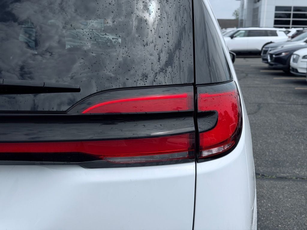 2025 Chrysler Pacifica Select * Certified Pre-Owned *
