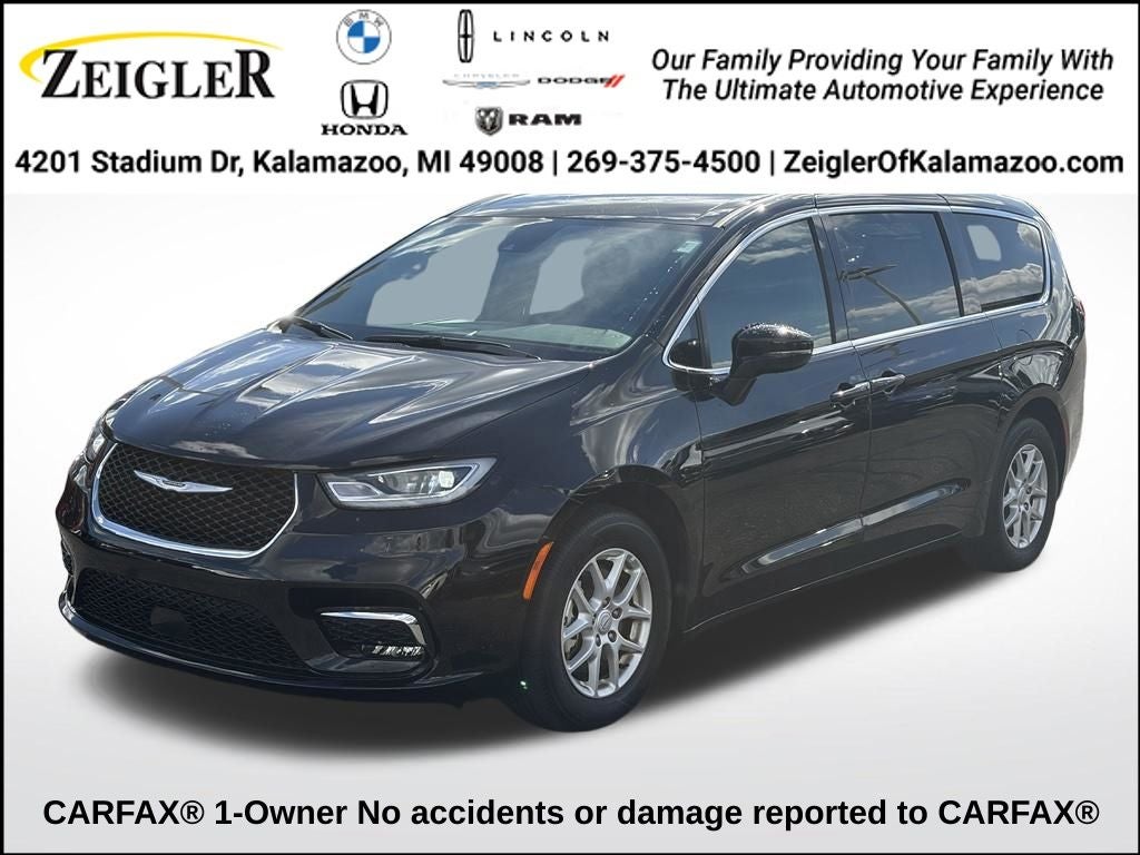 2025 Chrysler Pacifica Select
