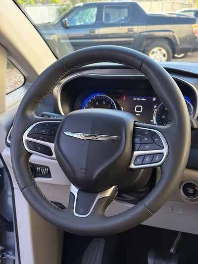2024 Chrysler Pacifica Touring L * Certified Pre-Owned *