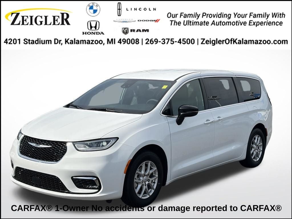 2025 Chrysler Pacifica Select