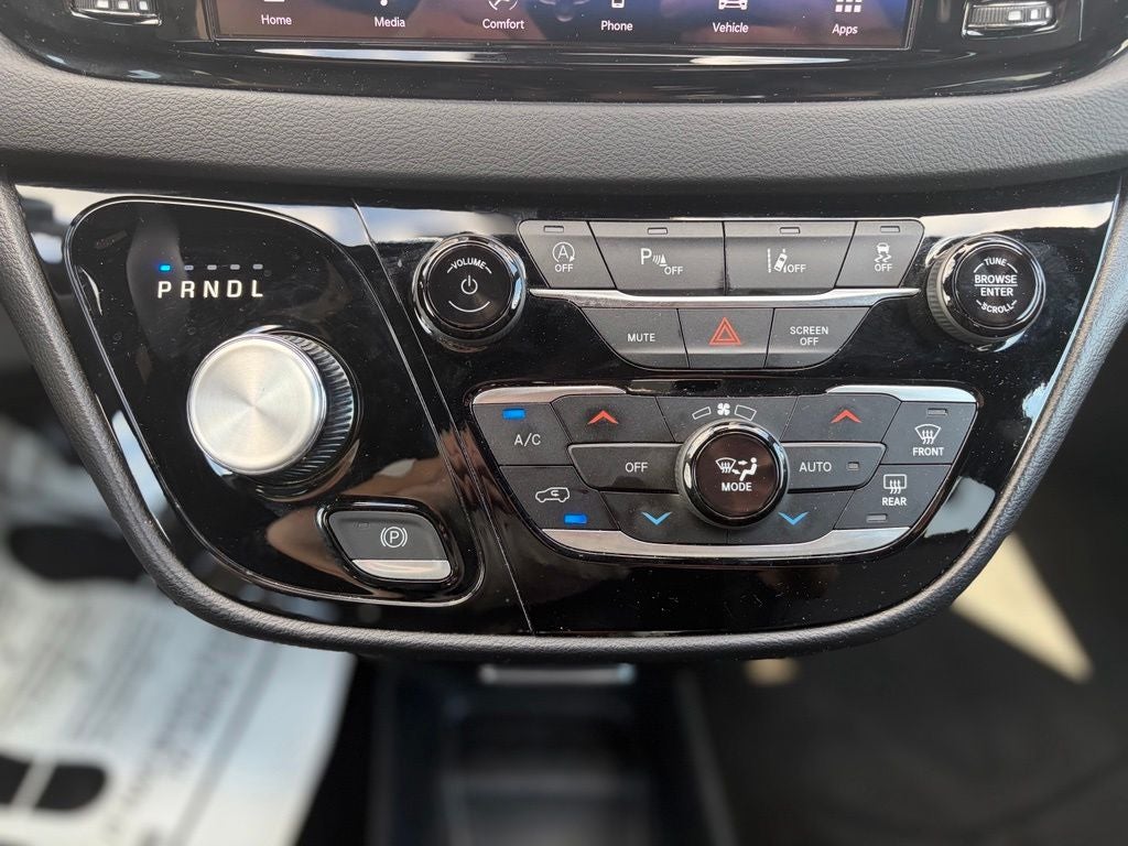 2025 Chrysler Pacifica Select