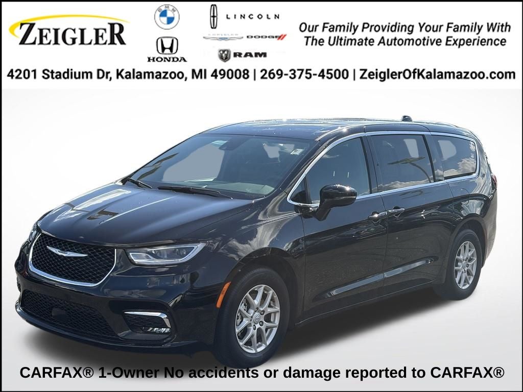 2025 Chrysler Pacifica Select