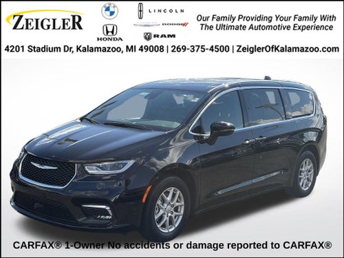 2025 Chrysler Pacifica Select