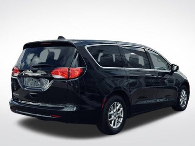 2024 Chrysler Voyager LX