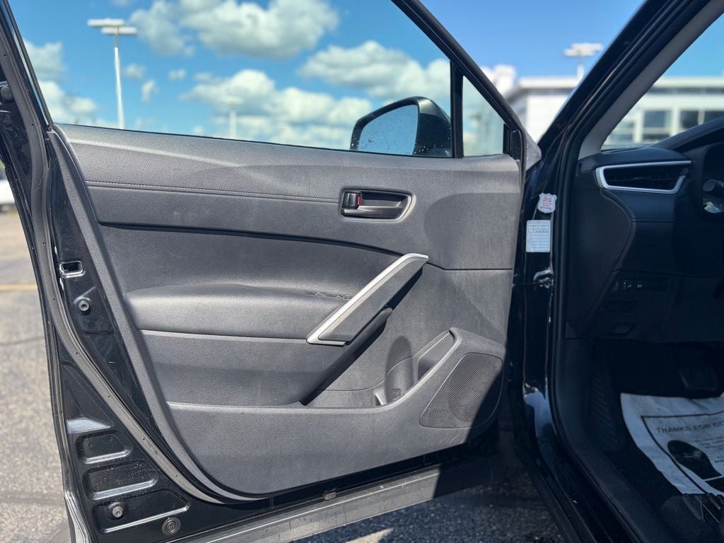 2025 Toyota Corolla Cross LE