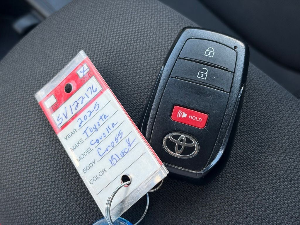 2025 Toyota Corolla Cross LE