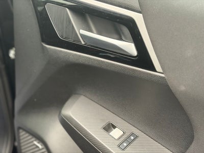 2025 Mitsubishi Outlander ES