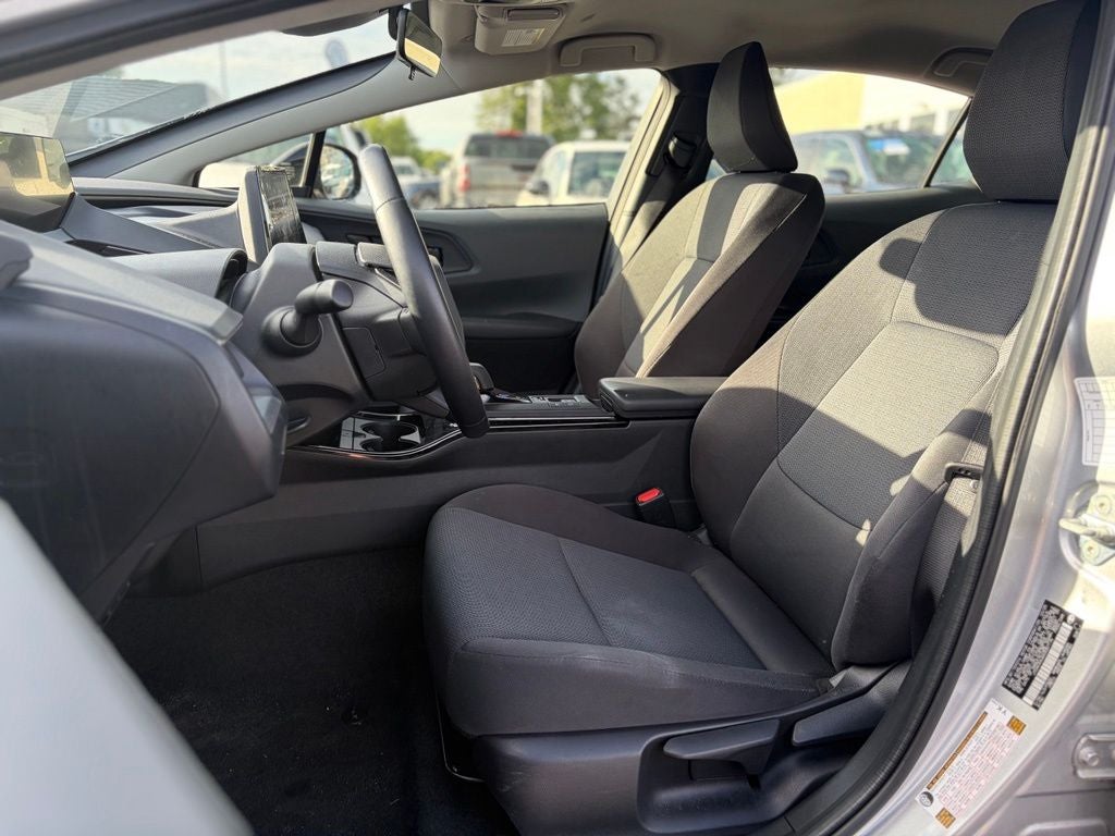 2025 Toyota Prius LE