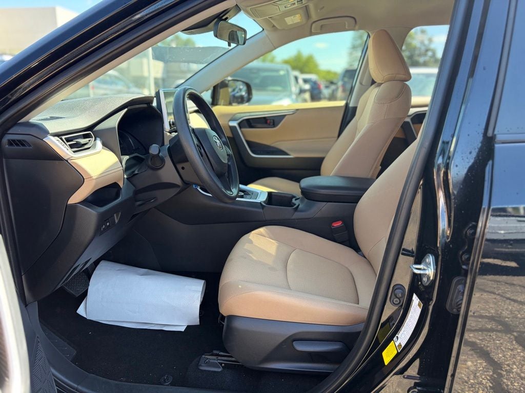 2025 Toyota RAV4 Hybrid LE