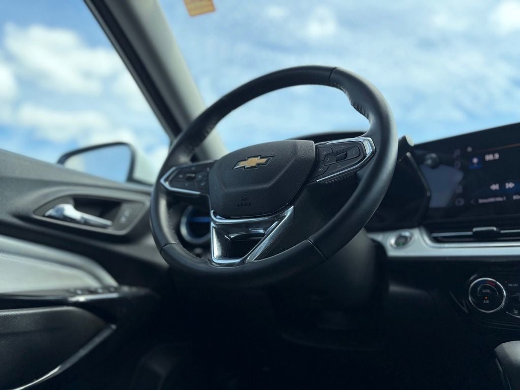 2025 Chevrolet Trax FWD LT