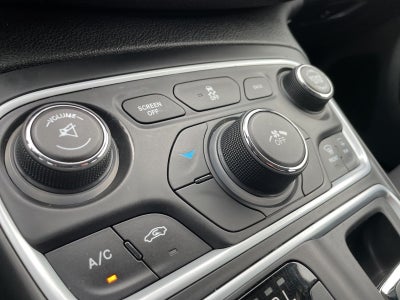 2017 Chrysler 200 LX