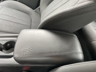 2017 Chrysler 200 LX