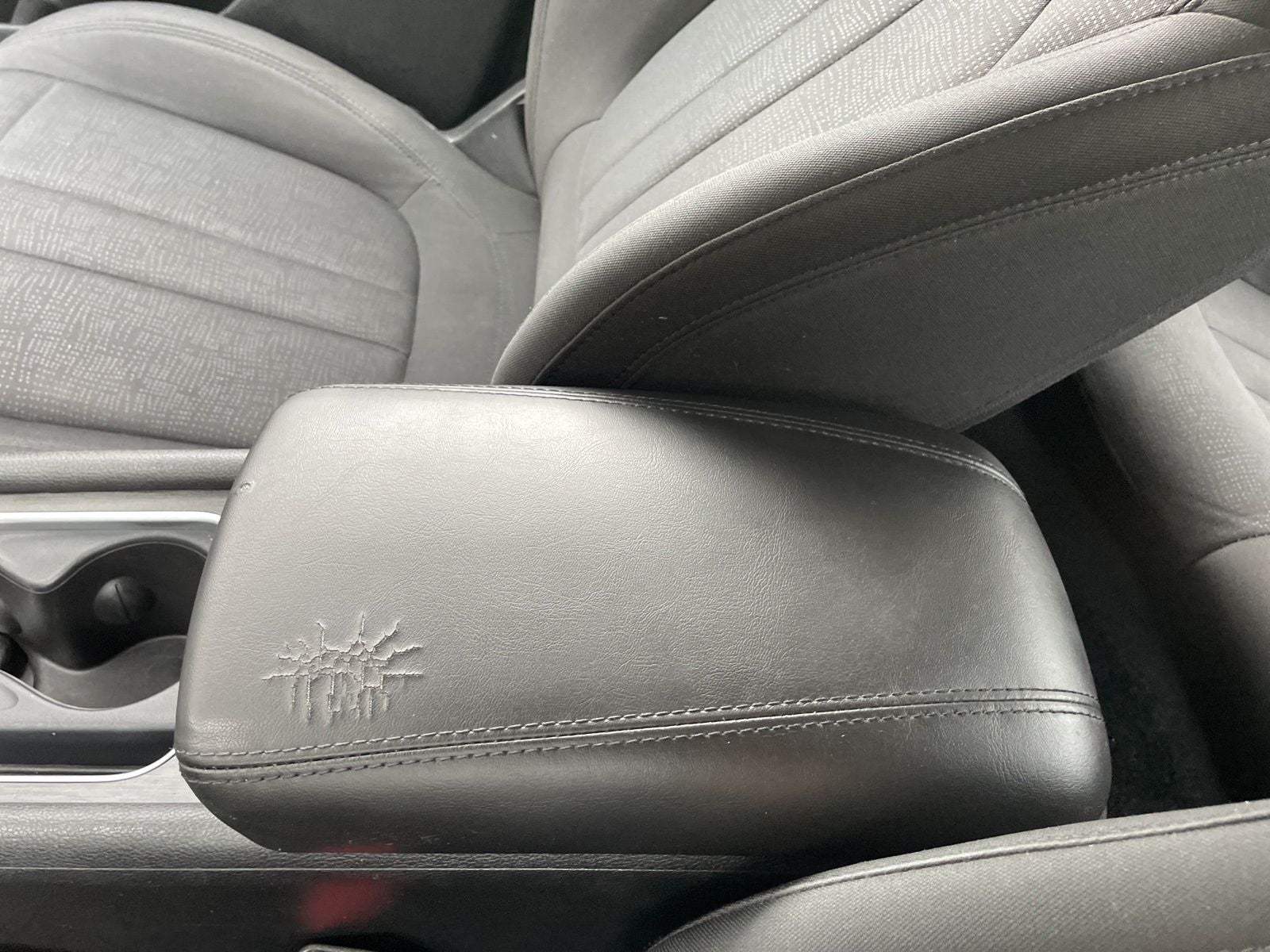 2017 Chrysler 200 LX