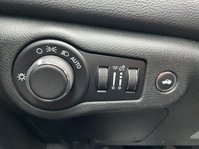 2017 Chrysler 200 LX