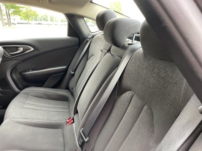 2017 Chrysler 200 LX