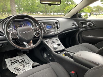 2017 Chrysler 200 LX