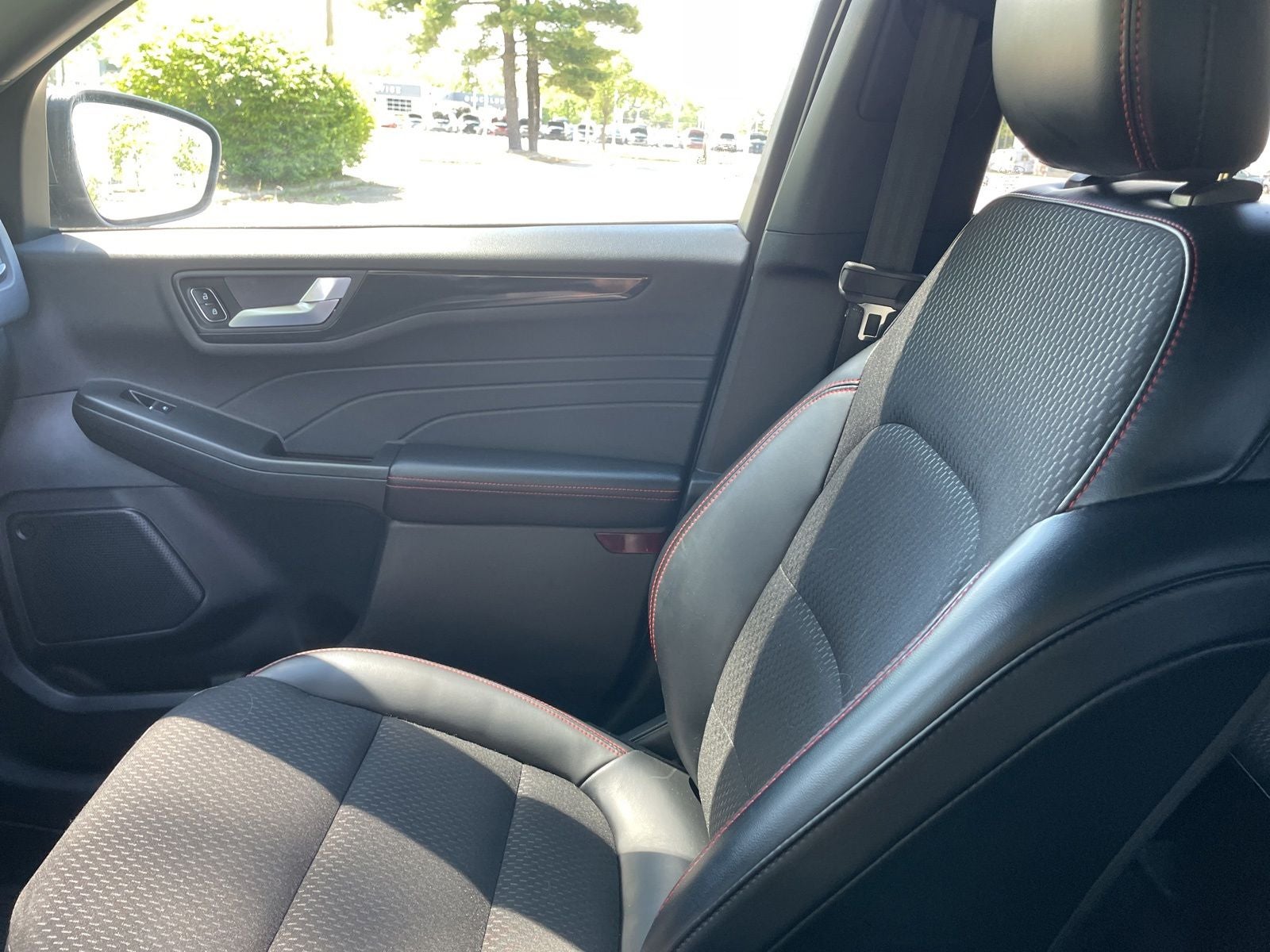 2025 Ford Escape Hybrid ST-Line Elite