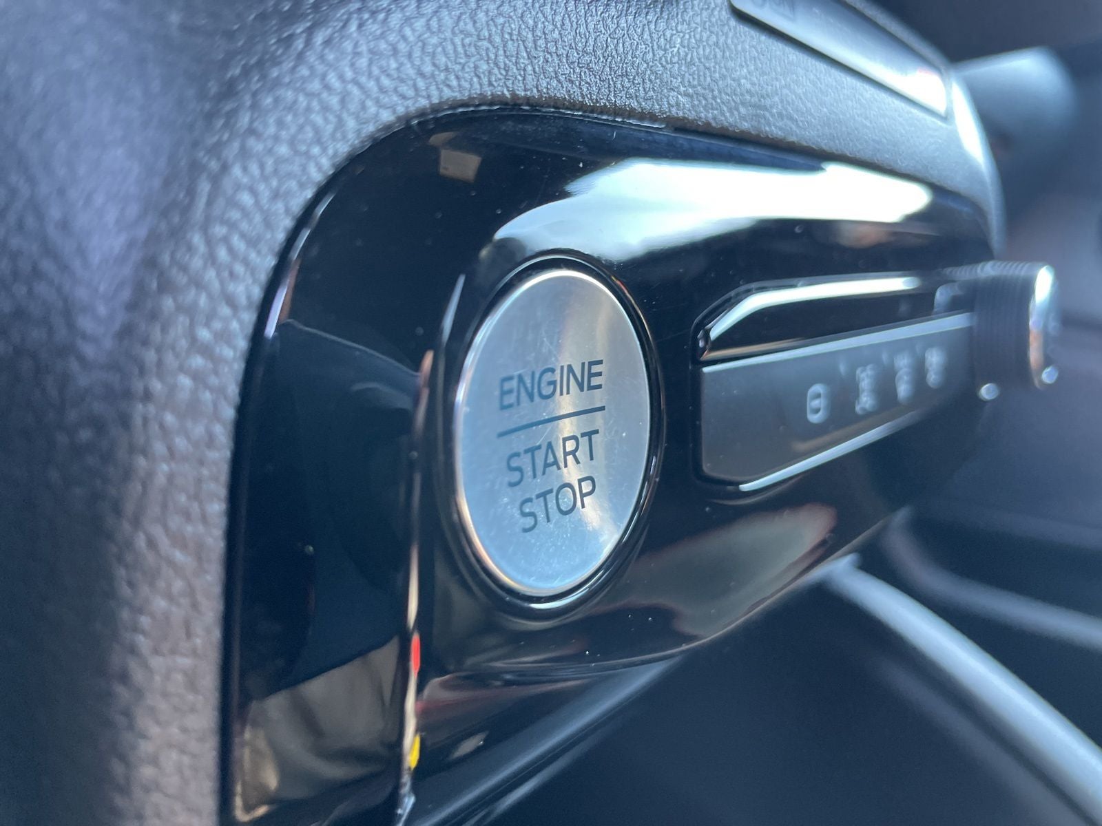 2025 Ford Escape Hybrid ST-Line Elite