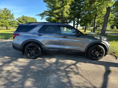 2024 Ford Explorer ST-Line