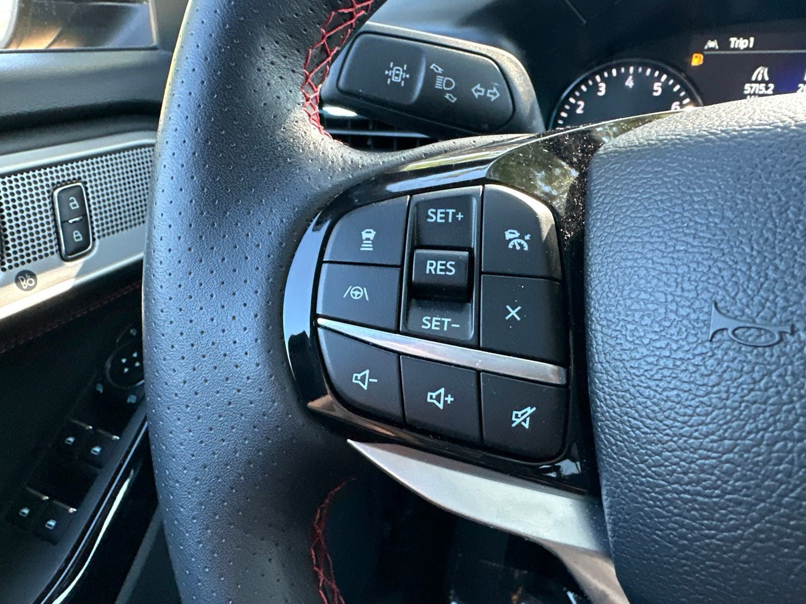 2024 Ford Explorer ST-Line