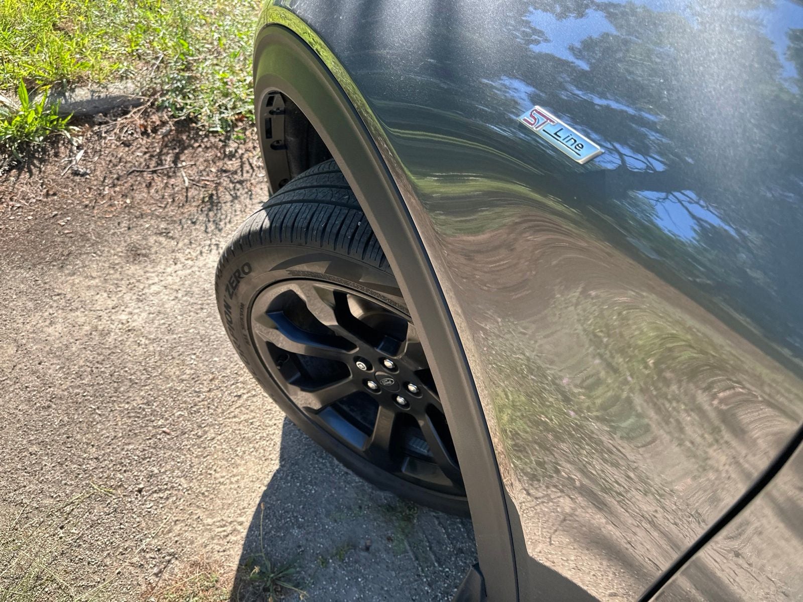 2024 Ford Explorer ST-Line