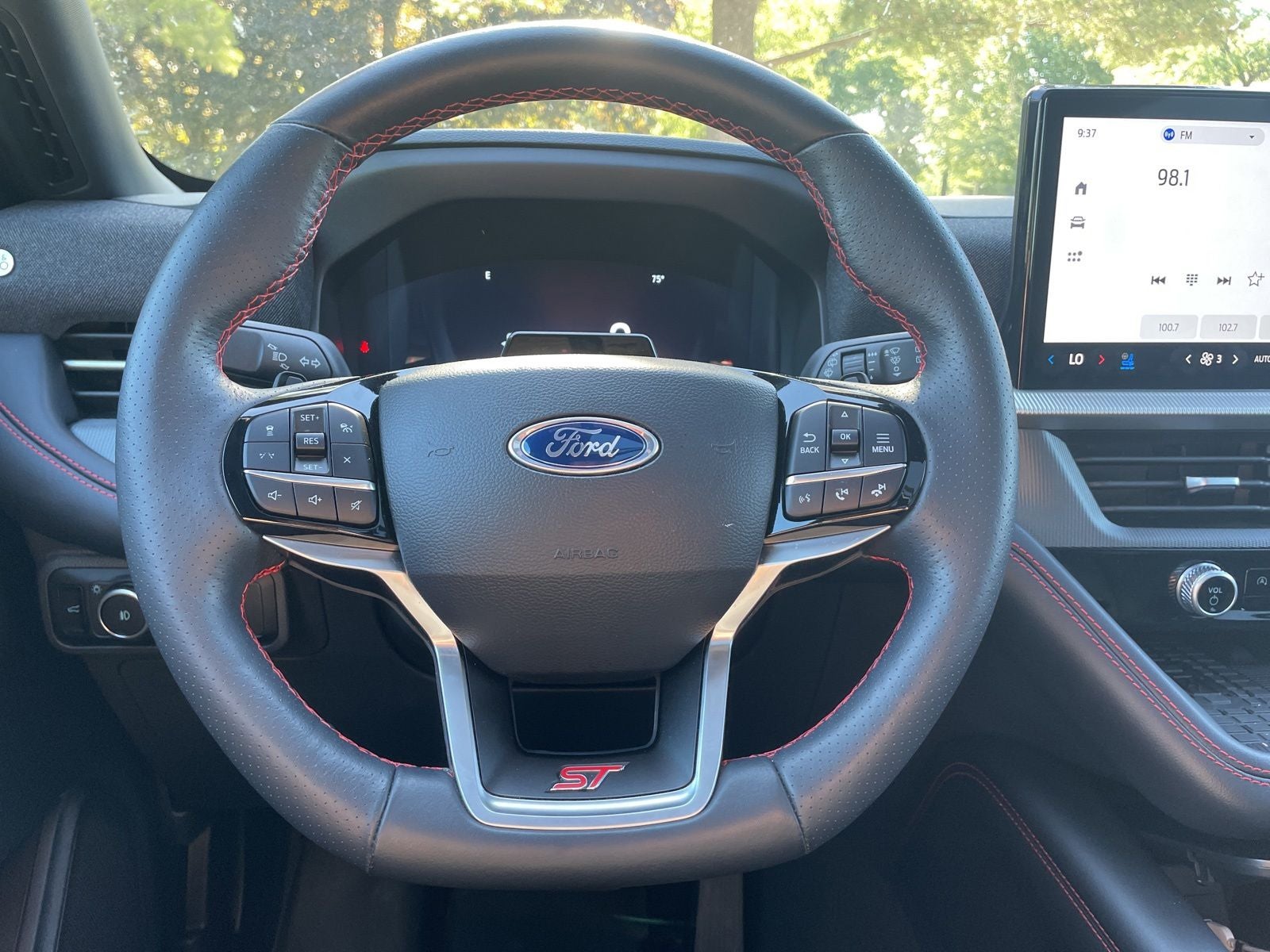 2025 Ford Explorer ST