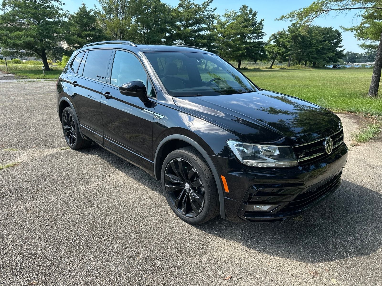 2021 Volkswagen Tiguan 2.0T SE R-Line Black