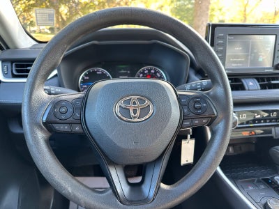 2022 Toyota RAV4 Hybrid LE