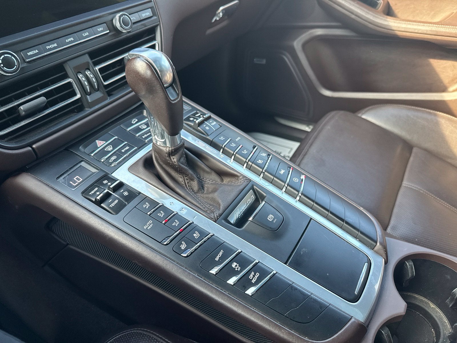 2020 Porsche Macan S