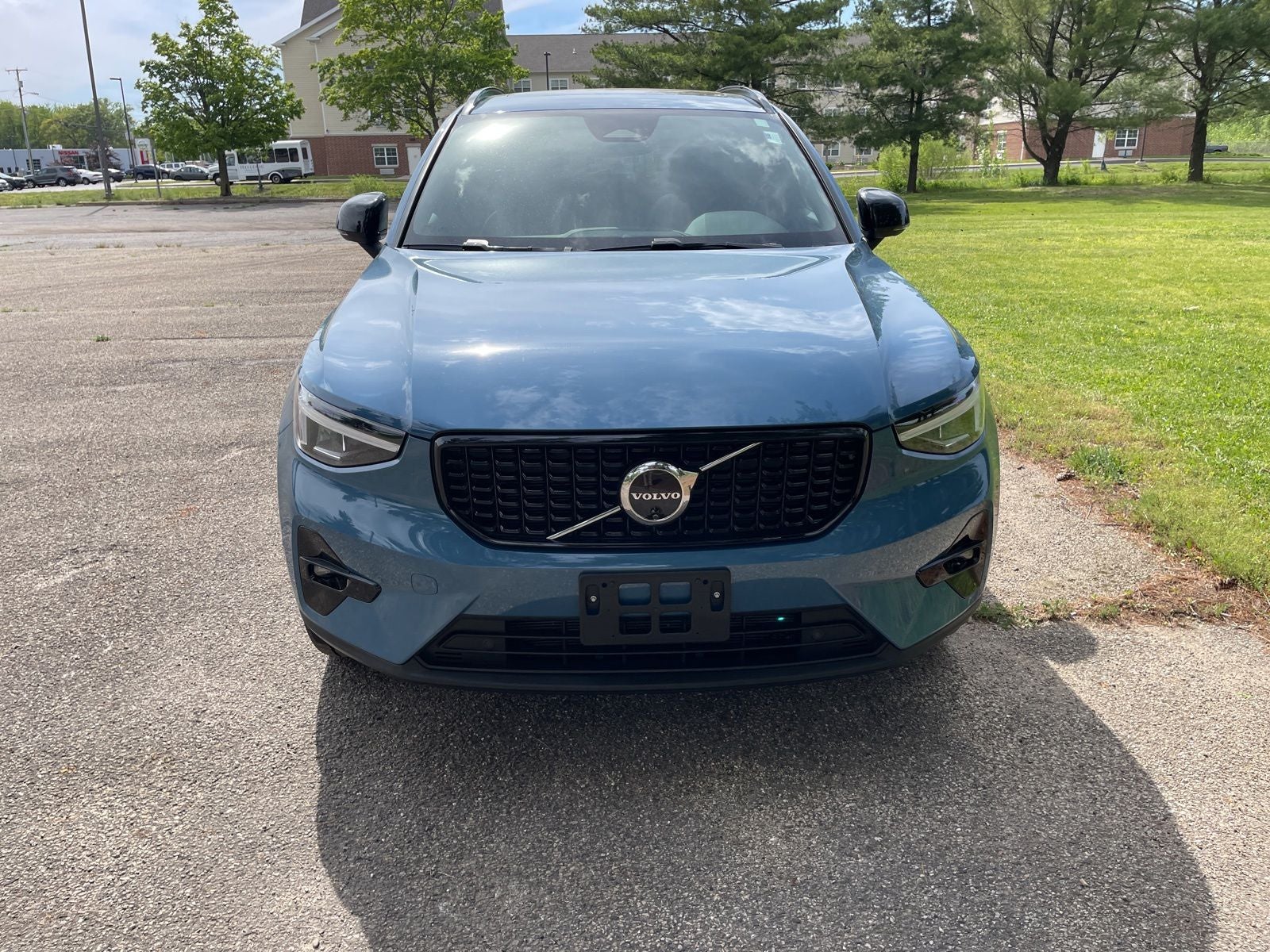 2025 Volvo XC40 B5 Plus Dark Theme