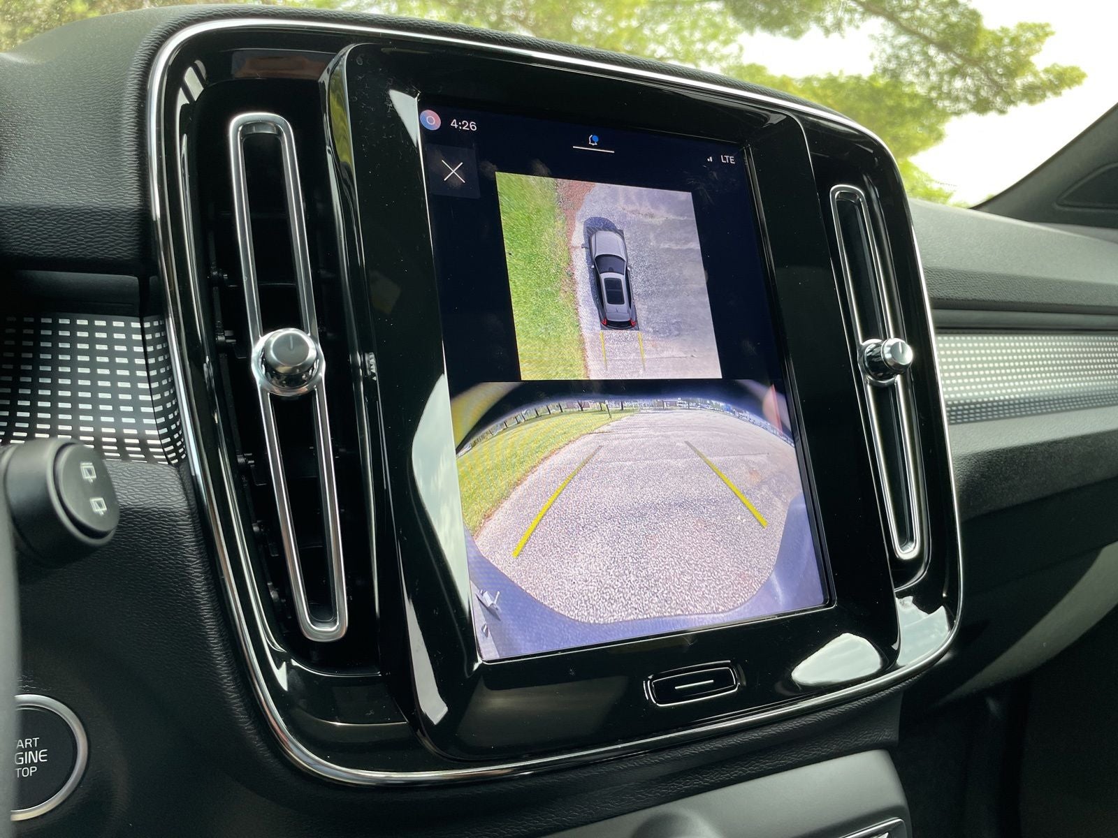 2025 Volvo XC40 B5 Plus Dark Theme